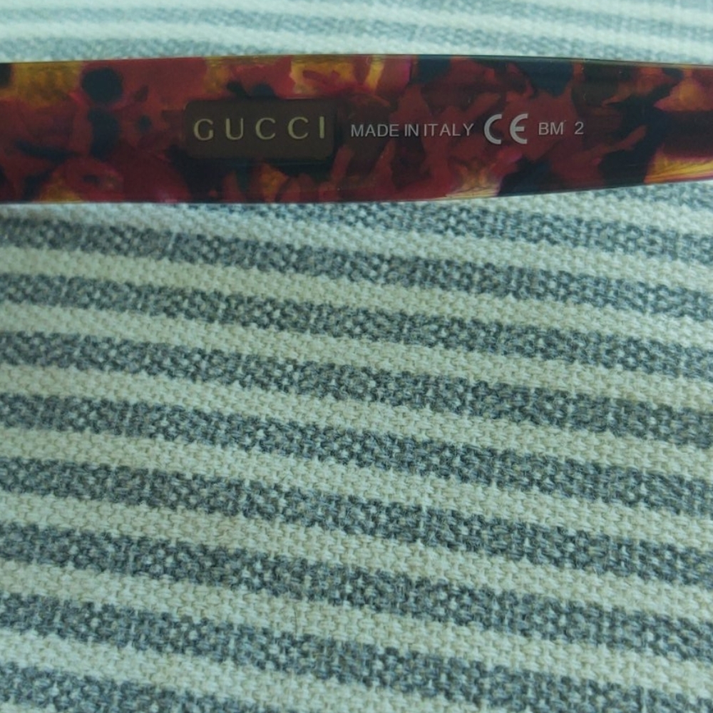 Red Gucci Sunglasses Euc - image 4